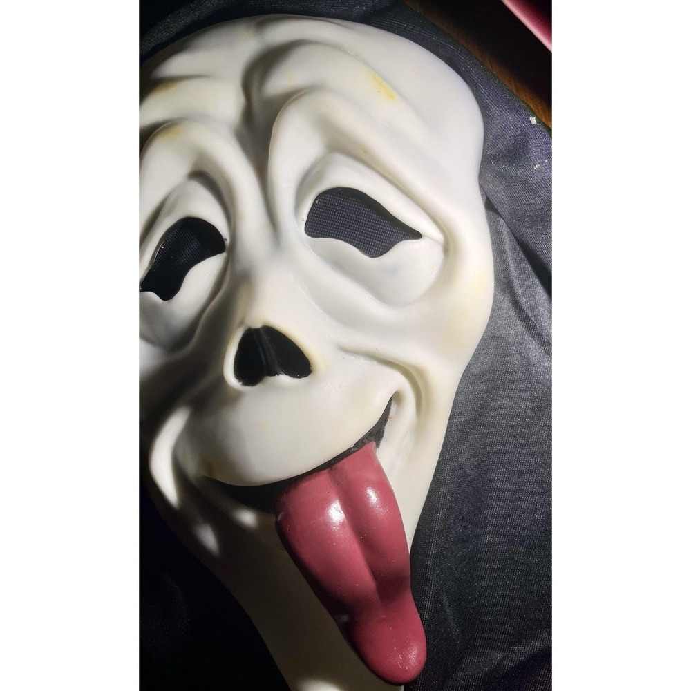 Scream Mask Tongue Out Ghost Face Easter Unlimited Fun World Wassup Scary Movie - Picture 6 of 9